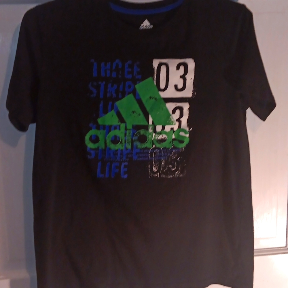 Boys extra large Adidas t-shirt
